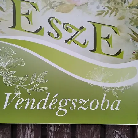 Esze Vendegszoba Tata Exterior photo