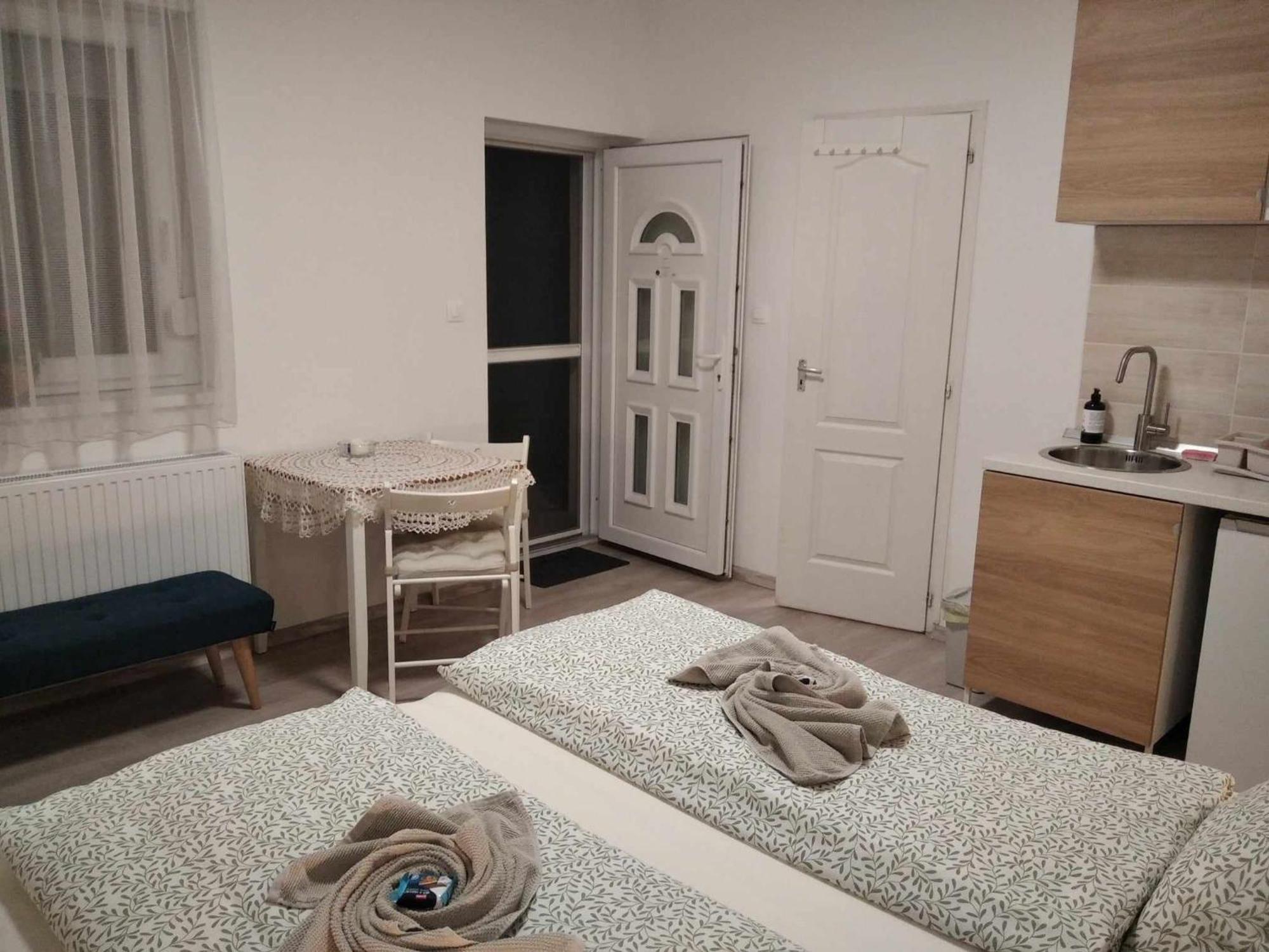 Apartment Esze Vendegszoba *